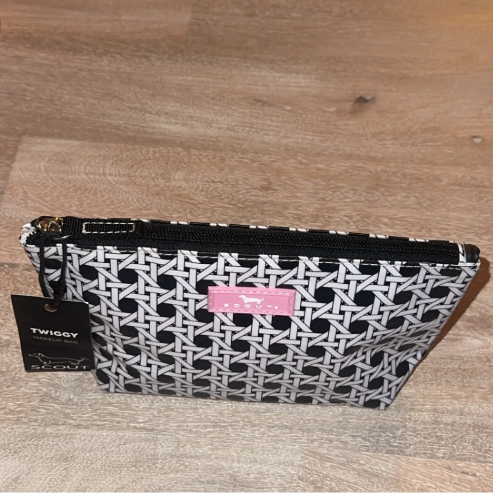 NWT Scout Cane‎ Fonda Black & White Cosmetic Zip Pouch Bag